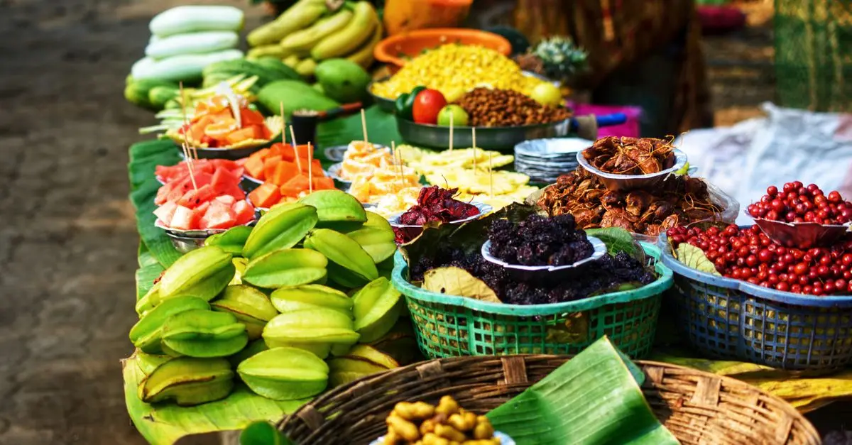 How to Maintain a Vegan Diet While Traveling